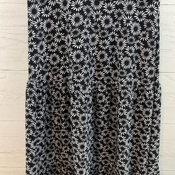 Topshop Daisy Print Short Sleeve Maxi Dress Modest | 4 - Picture 3 of 9